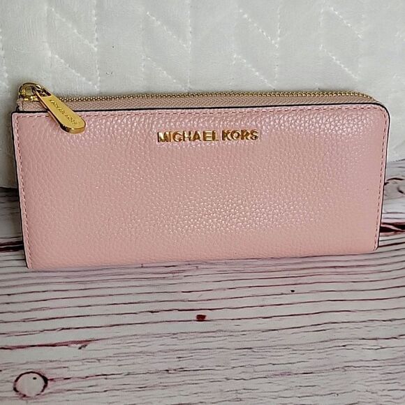 MICHAEL KORS Leather Wallet in Dusty Pink - Picture 1 of 10